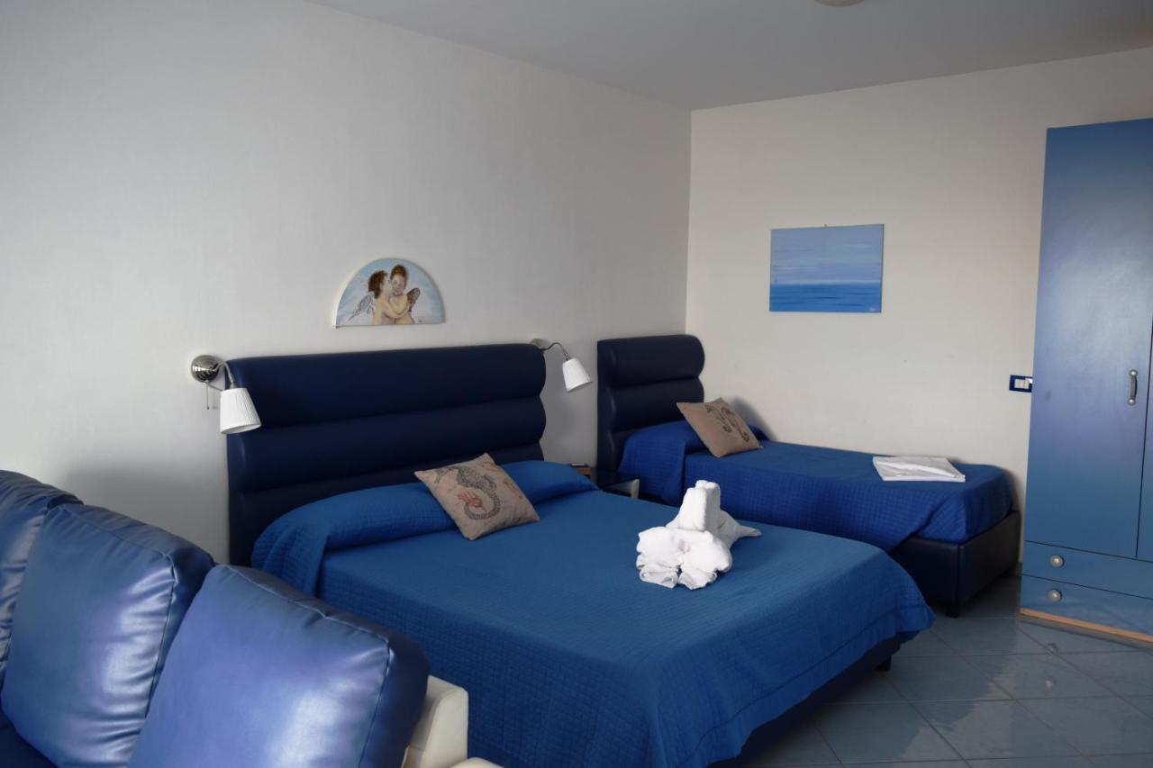 Miramare Hotel Pozzallo Bagian luar foto