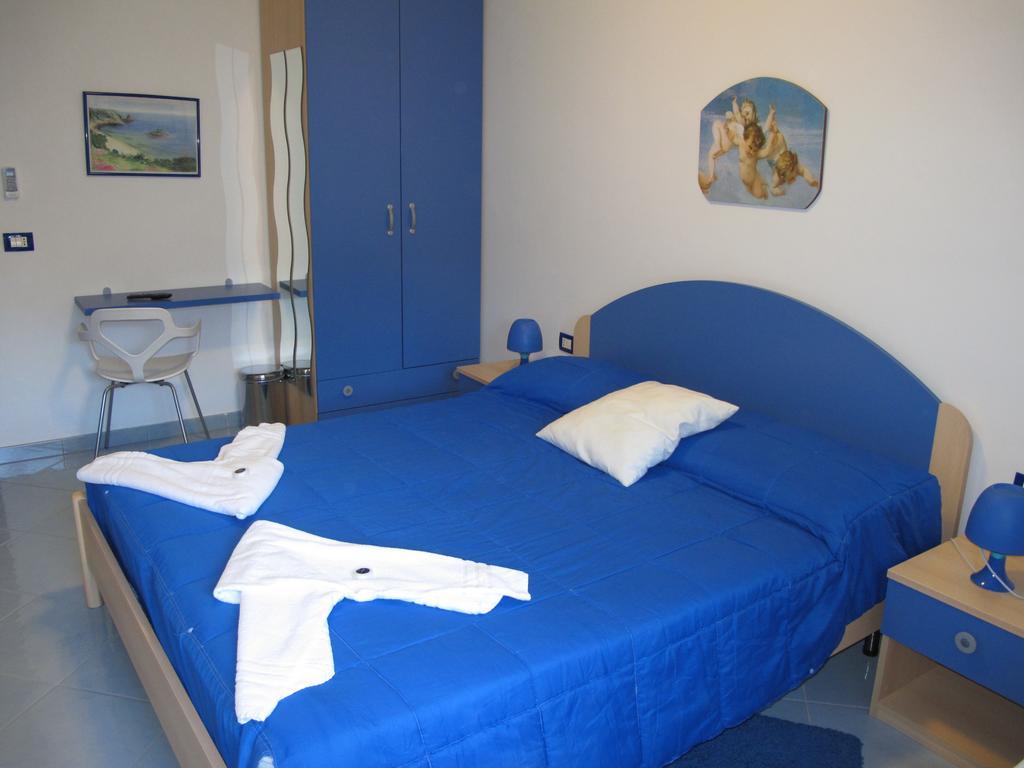 Miramare Hotel Pozzallo Bagian luar foto